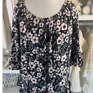 Terra and Sky WOmen's size 14W floral black pink blouse, scoop neck, #2773